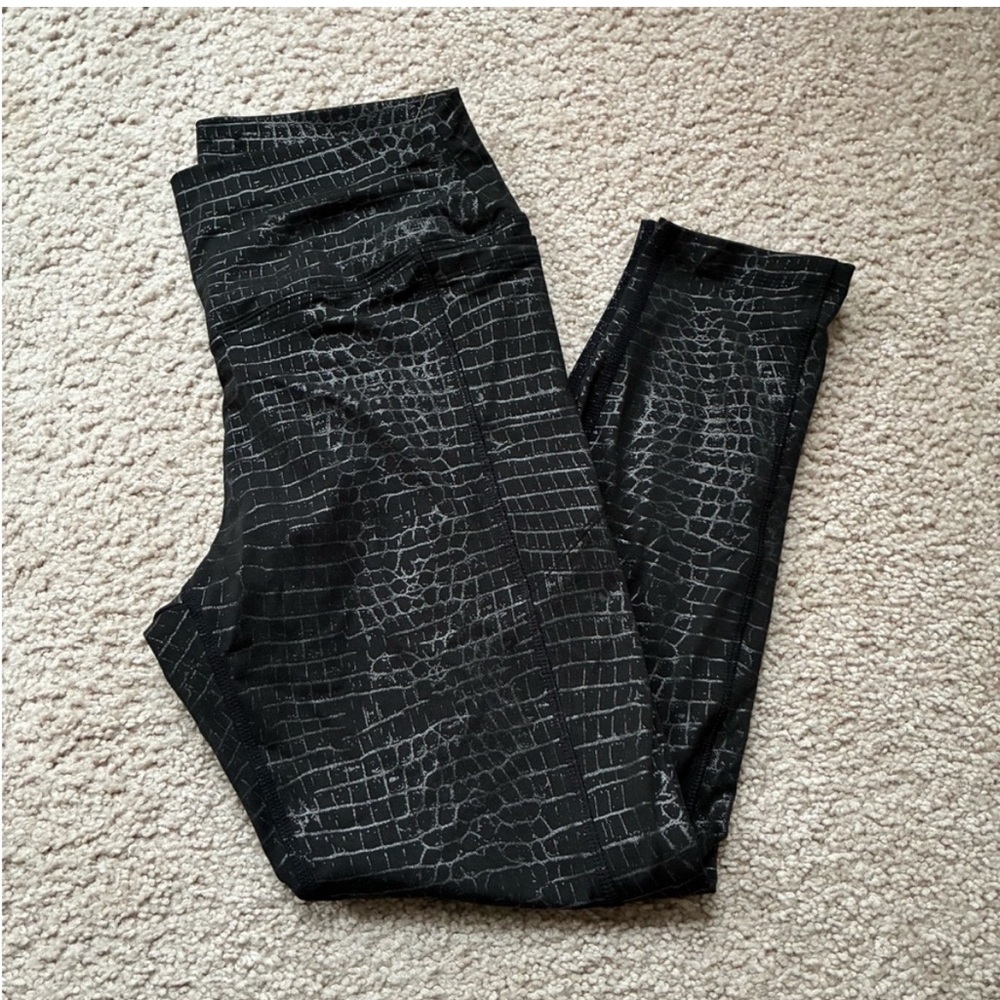 VS PINK animal print leggings